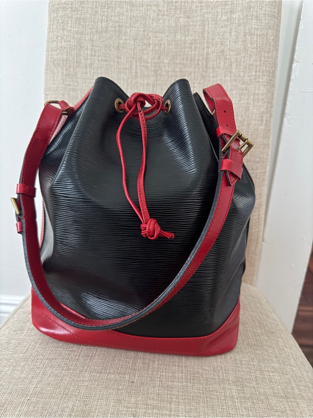 Authentic Louis Vuitton epi leather bucket bag